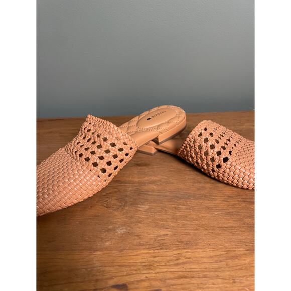 Birdies The Dove Slide Mule. Light tan Color. Size 8. Great condition. - Picture 6 of 6